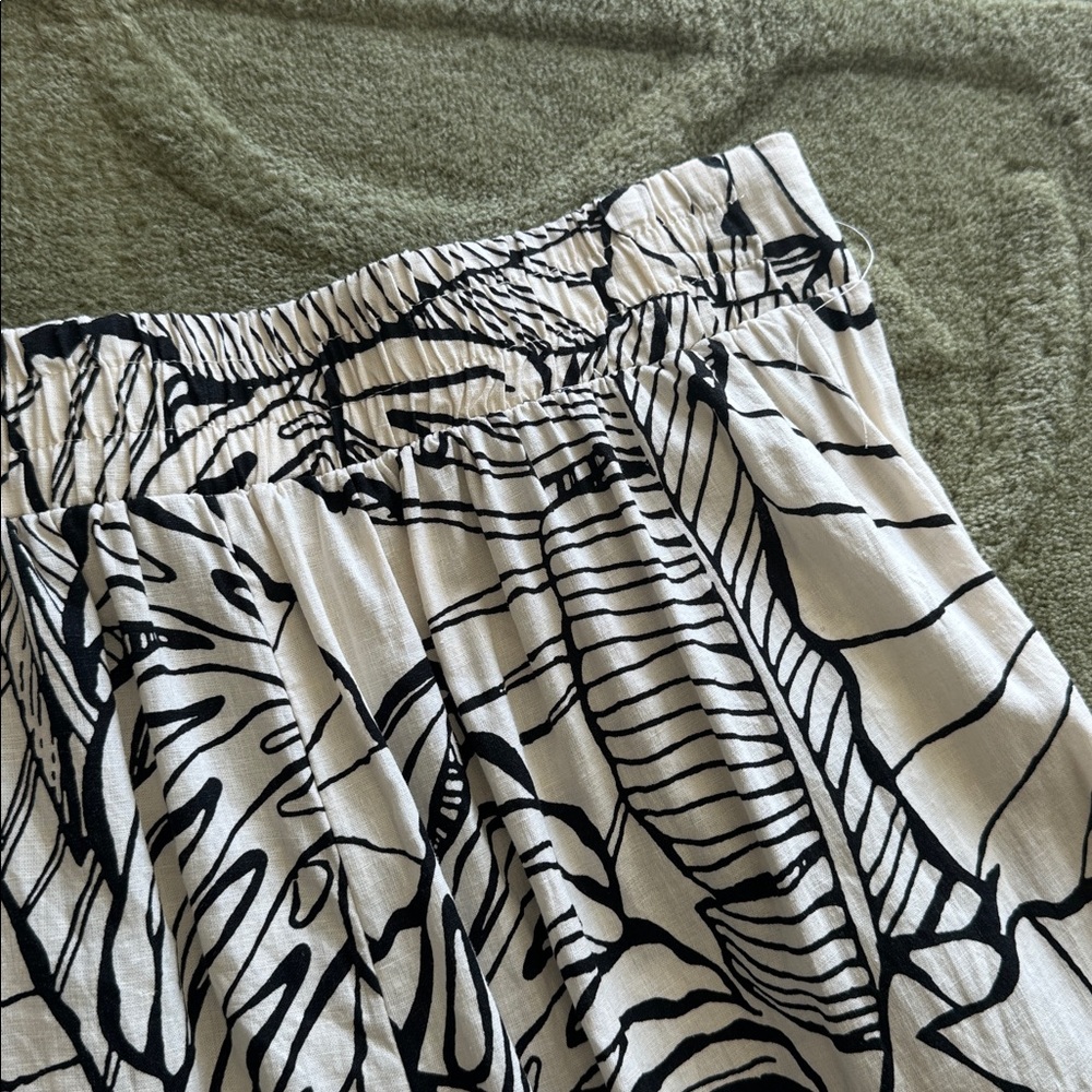 Rachel Zoe Black and White Linen Botanical Print Flowy Patterned Pants - Picture 9 of 9